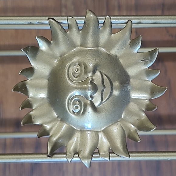 Vintage Celestial Sun Toilet Paper Stand Holder Gold Tone Metal 17” High - Picture 2 of 4